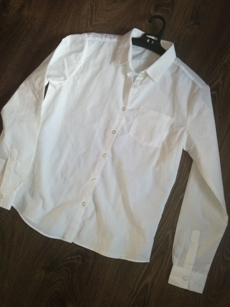 Biała elegancka koszula z kołnierzykiem r. 158-164