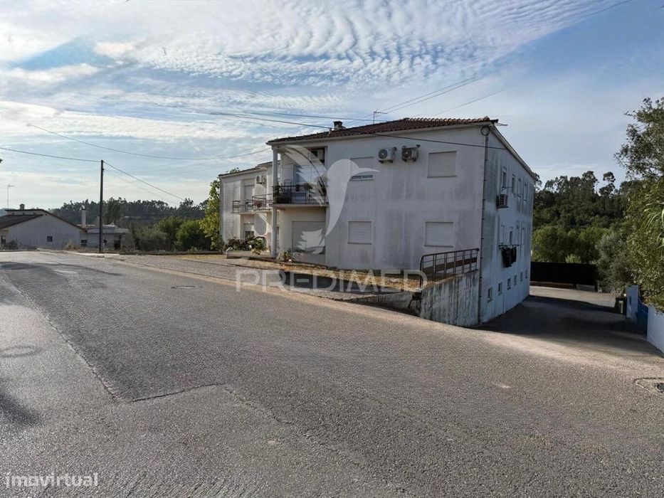 Apartamento T3 Renovado com Garagem – Amiais de Cima, Santarém