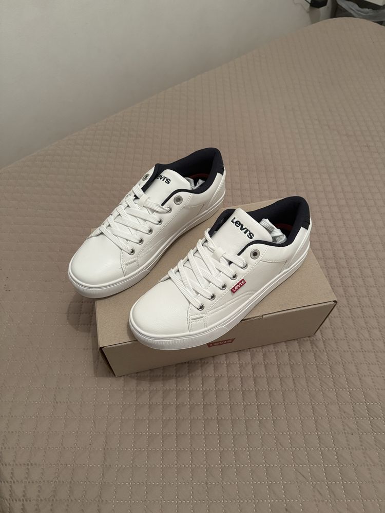 Sapatilhas Levi’s Novas