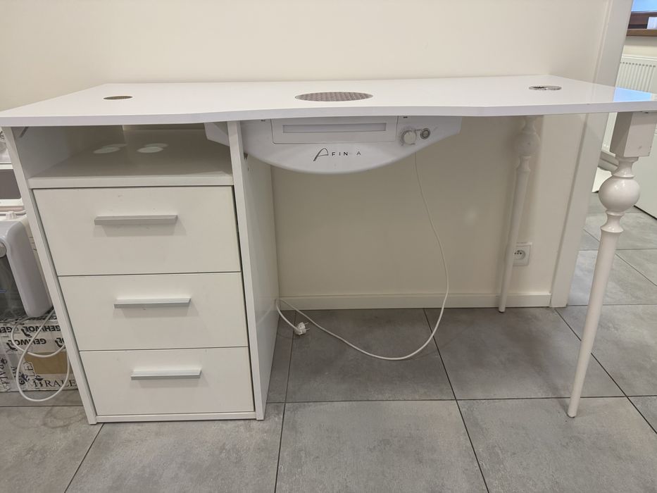 Sprzedam stolik do manicure z pochłaniaczem Afina NDC 2000
