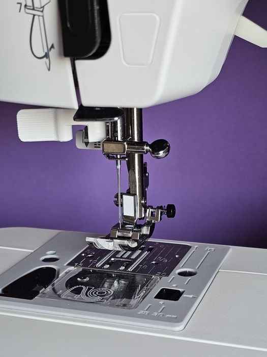 Швейна машинка Necchi C35