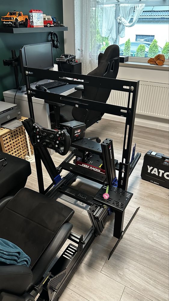 Stojak uchwyt na monitor telewizor simracing