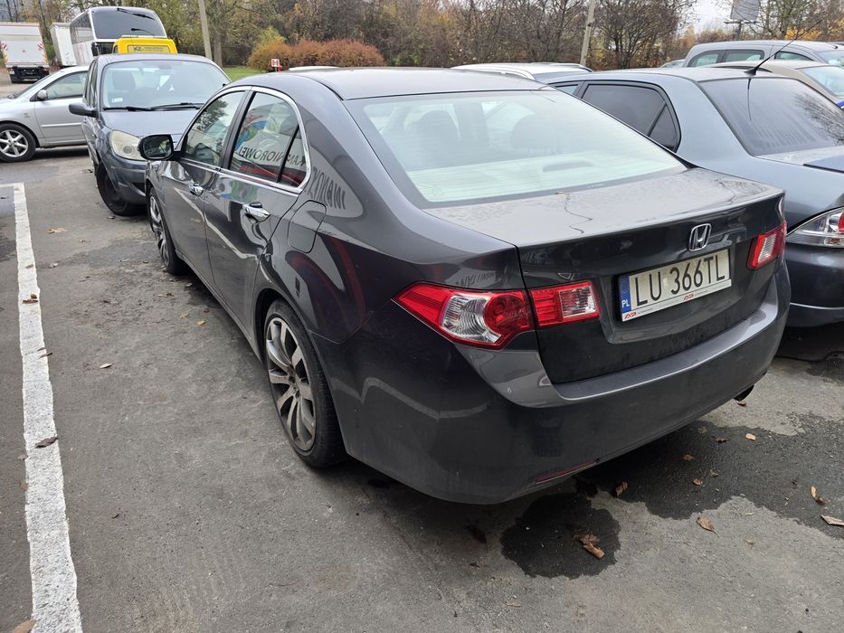 Honda Accord uszkodzona blacharsko