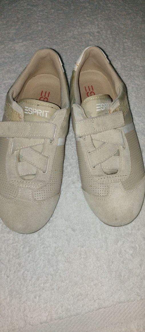 Продам женские кроссовки ESPRIT