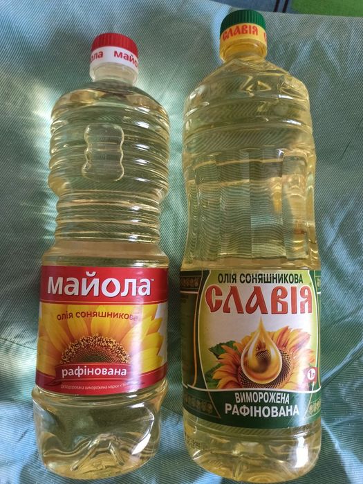 Олія соняшникова "Майола" та "Славія" в пляшках