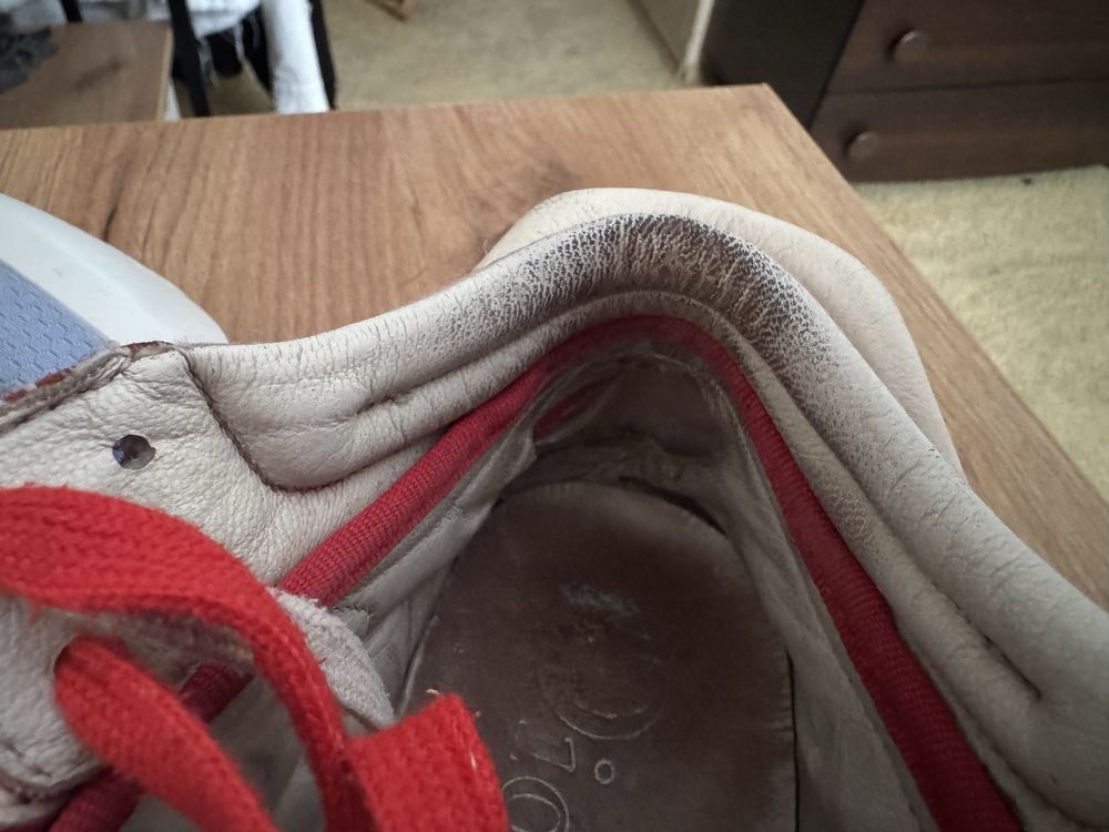 Off white floating arrow/out of office/court 3.0