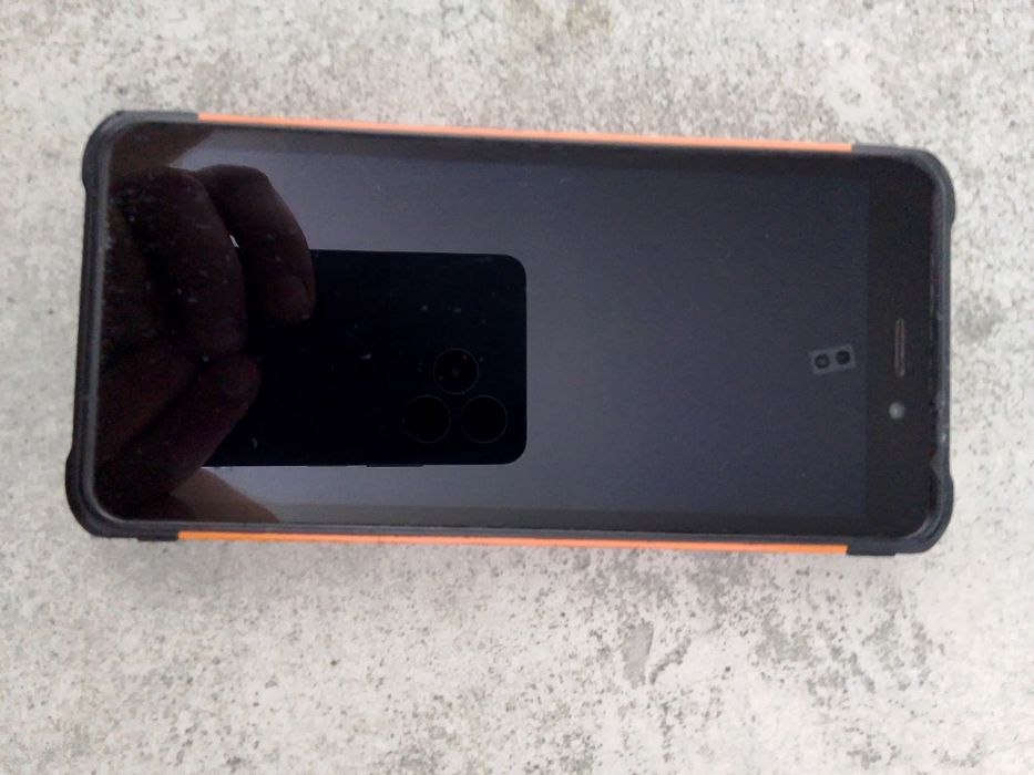 Telefon Hammer Iron 4