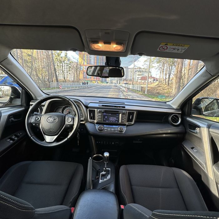 Toyota rav4  2013 года