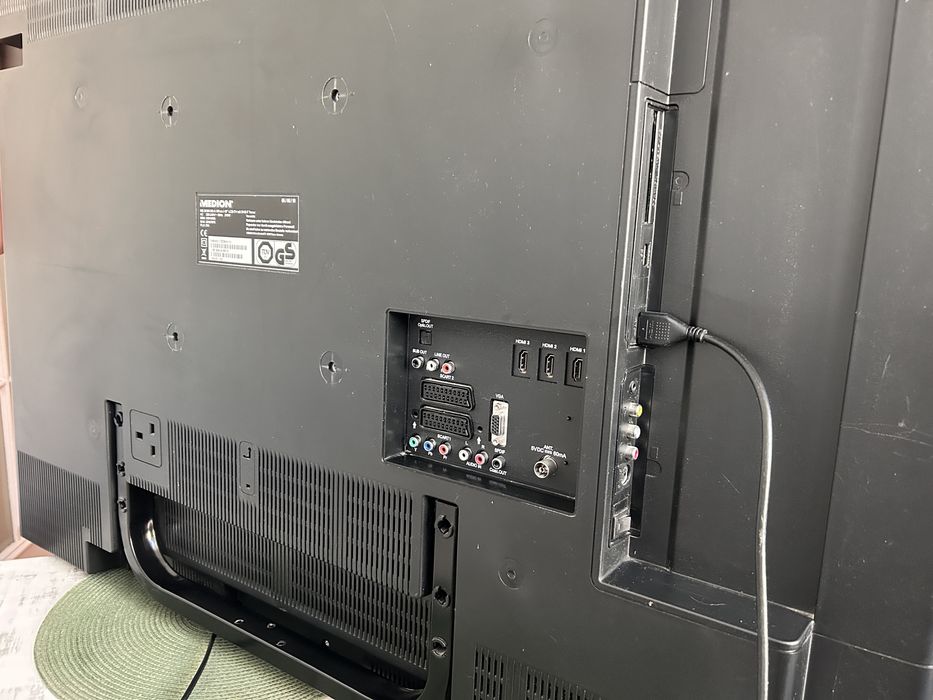Telewizor Medion 42”