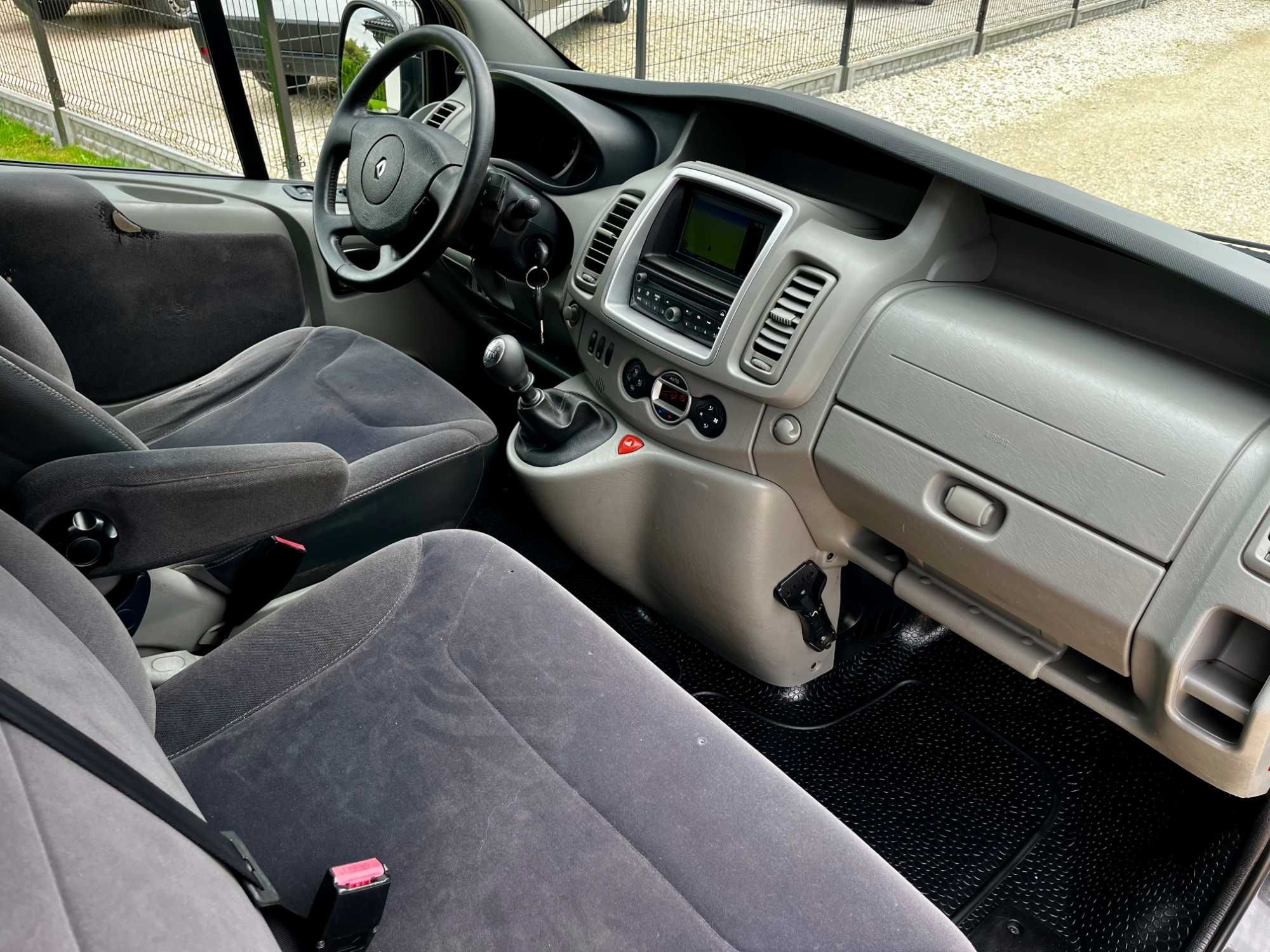 Renault Trafic 2,5 / Long / Black Edition