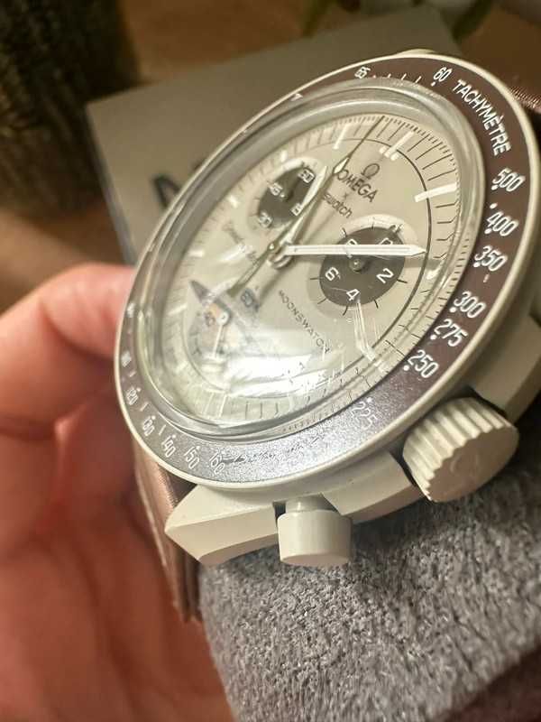 Omega x Swatch SO33L100 Uran - Lody i niebiesko-zielony design