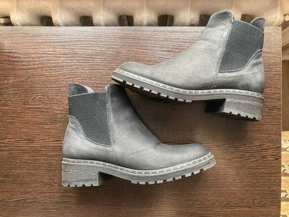 Черевики жіночі 39р, б/у, нубук (шкіра), Міда (Україна),гарний стан