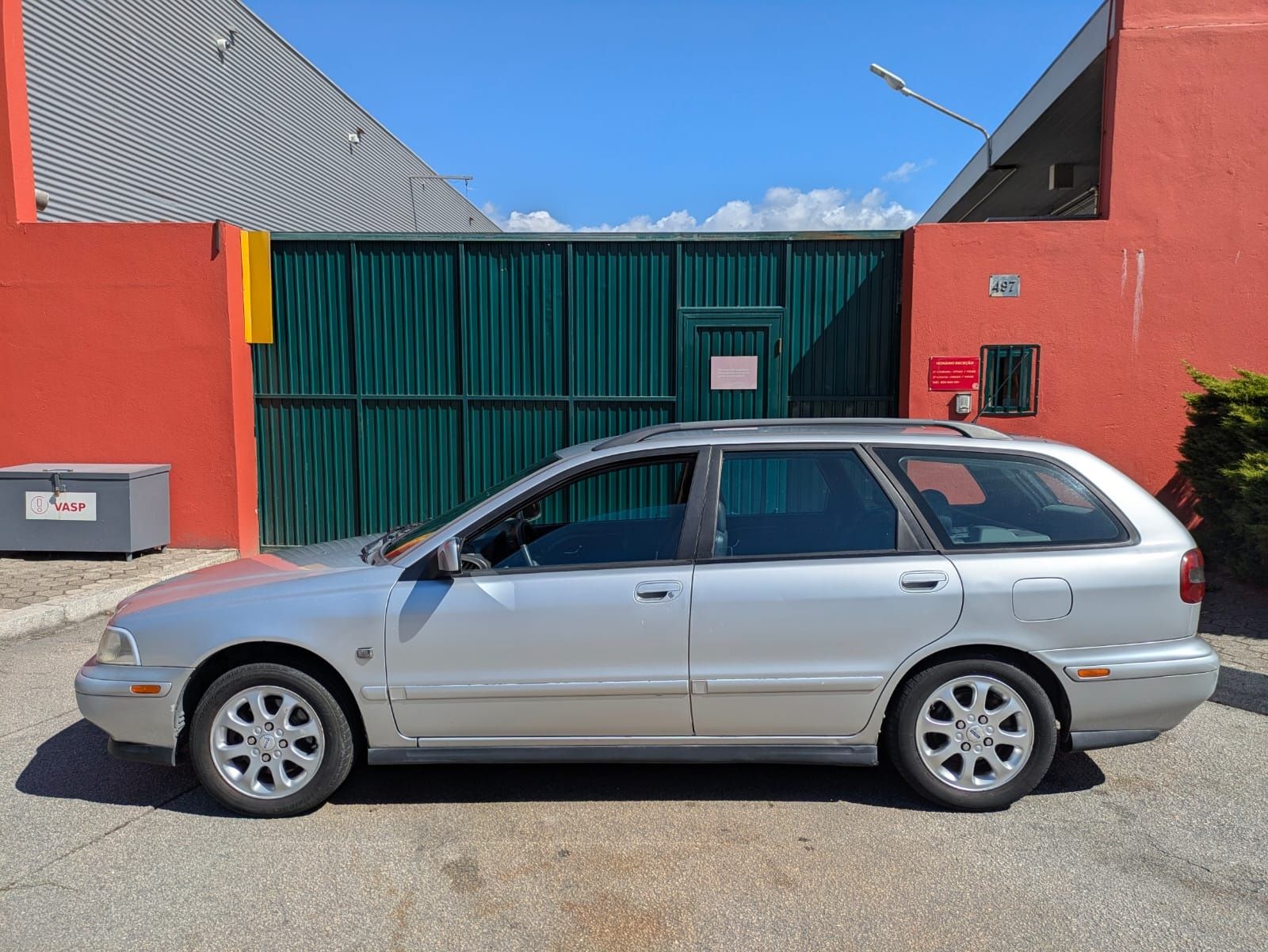 Volvo V40 1.9D Turbo Diesel - IPO até 2026

Motor diesel Renault