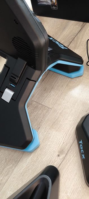 Tacx Neo 2T Smart cały zestaw plus ruchome platformy