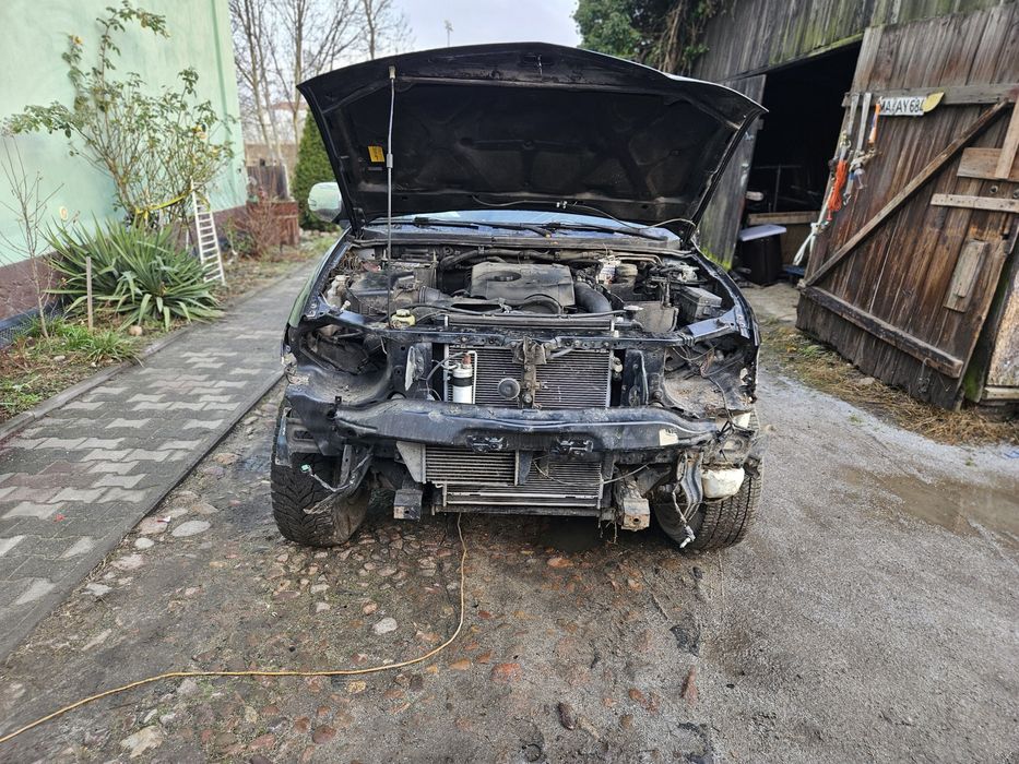 Mitsubishi Pajero  sport  2 5 diesel