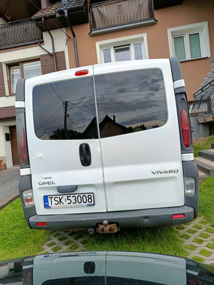 Opel Vivaro 2.0 b+g jak trafic primastar