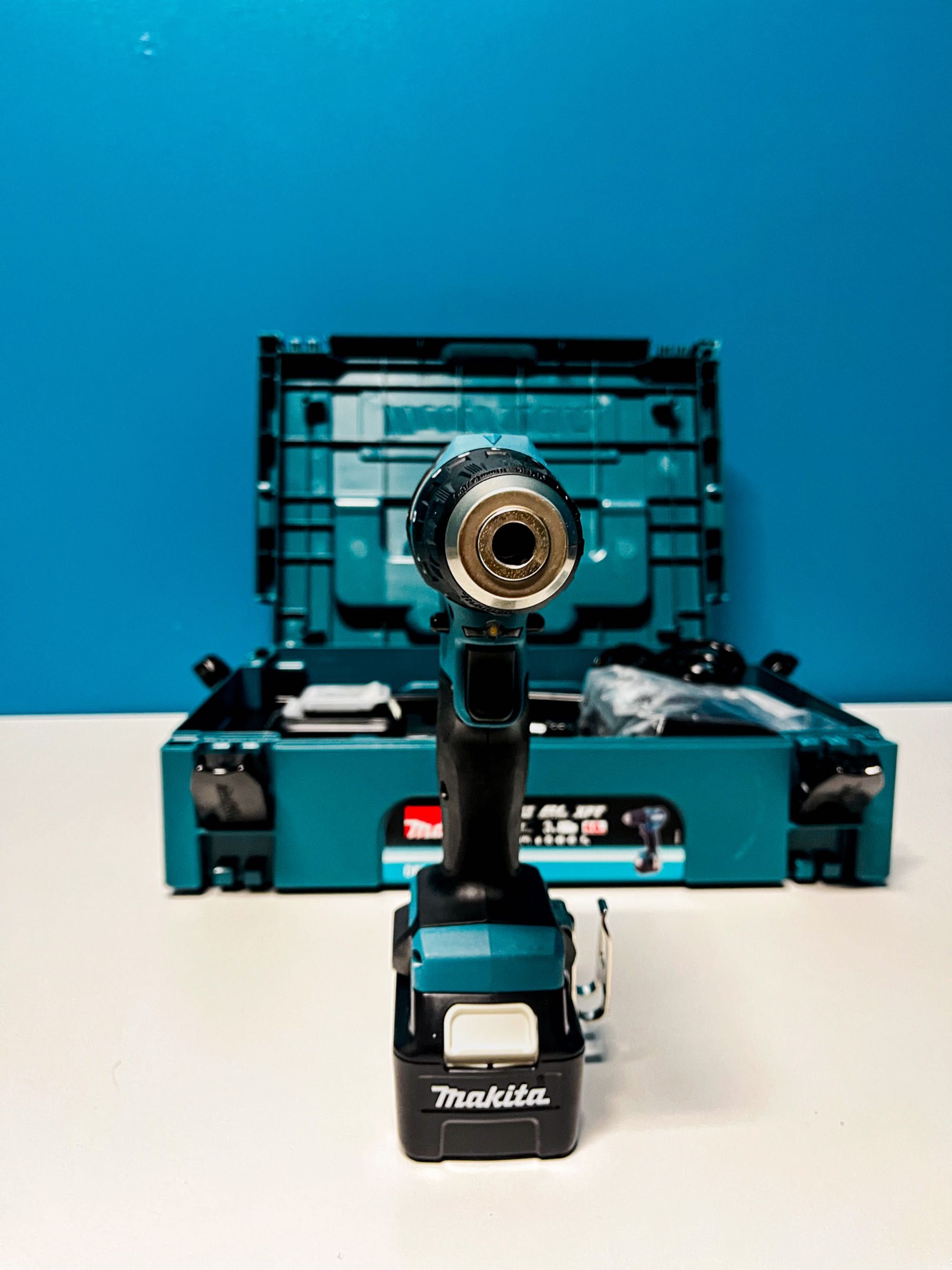 Makita DF332DSM3J – Ultra lekka wkrętarka z 3akumulatorami i ładowarką