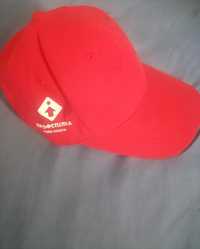Красная кепка с принтом нова пошта
