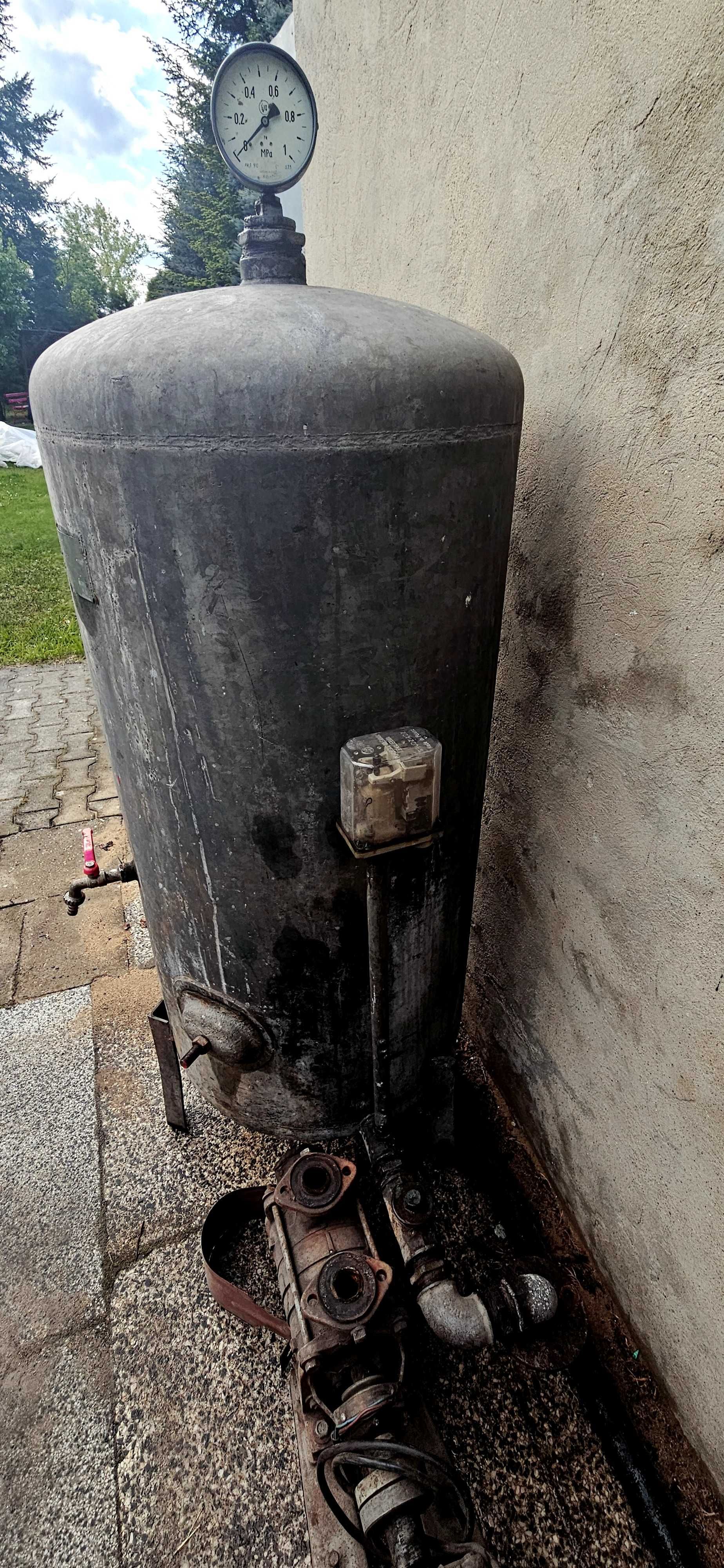 Sprzedam hydrofor 300l +pompę + silnik trójfazowy 1.5v.