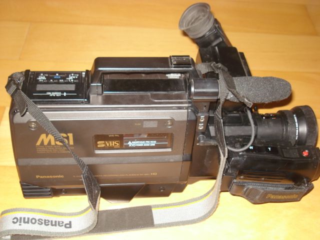 Camara de gravação VHS Panasonic NV-MS1E com caixa