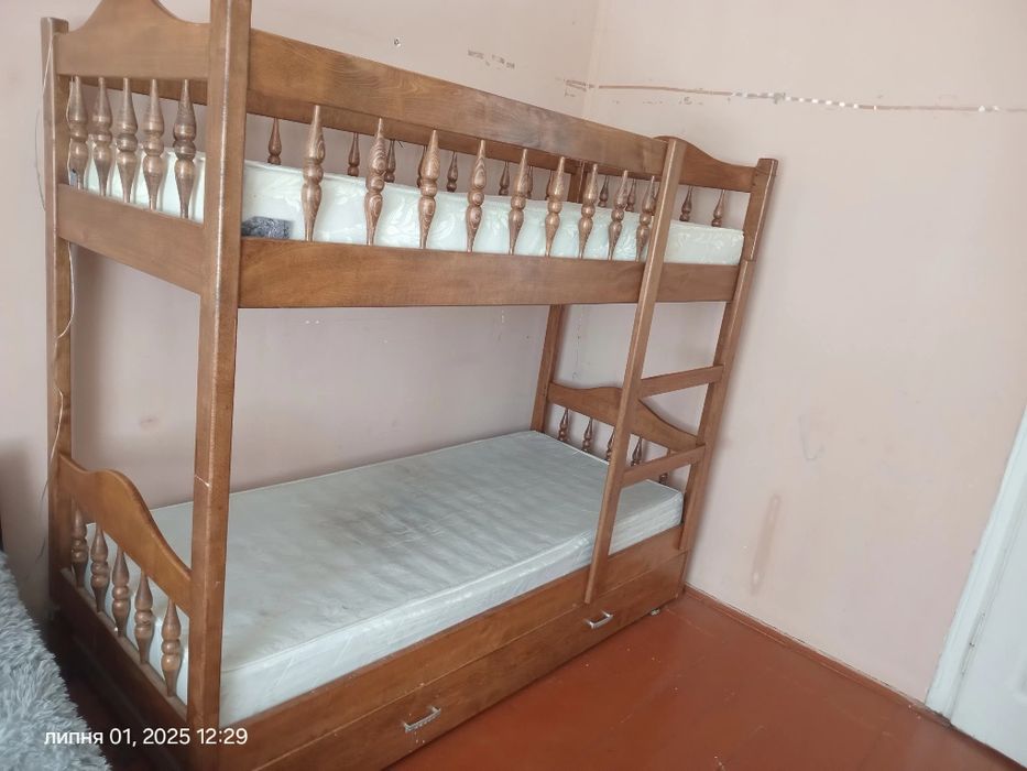 Двоярусне ліжко з бука