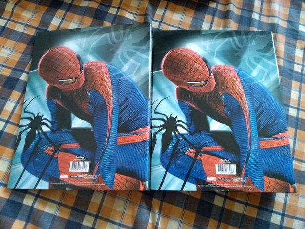 Dwa segregatory Spiderman na kartki A4, twarde okładki