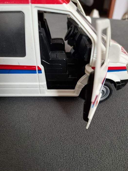 Auto dla dzieci Ambulans