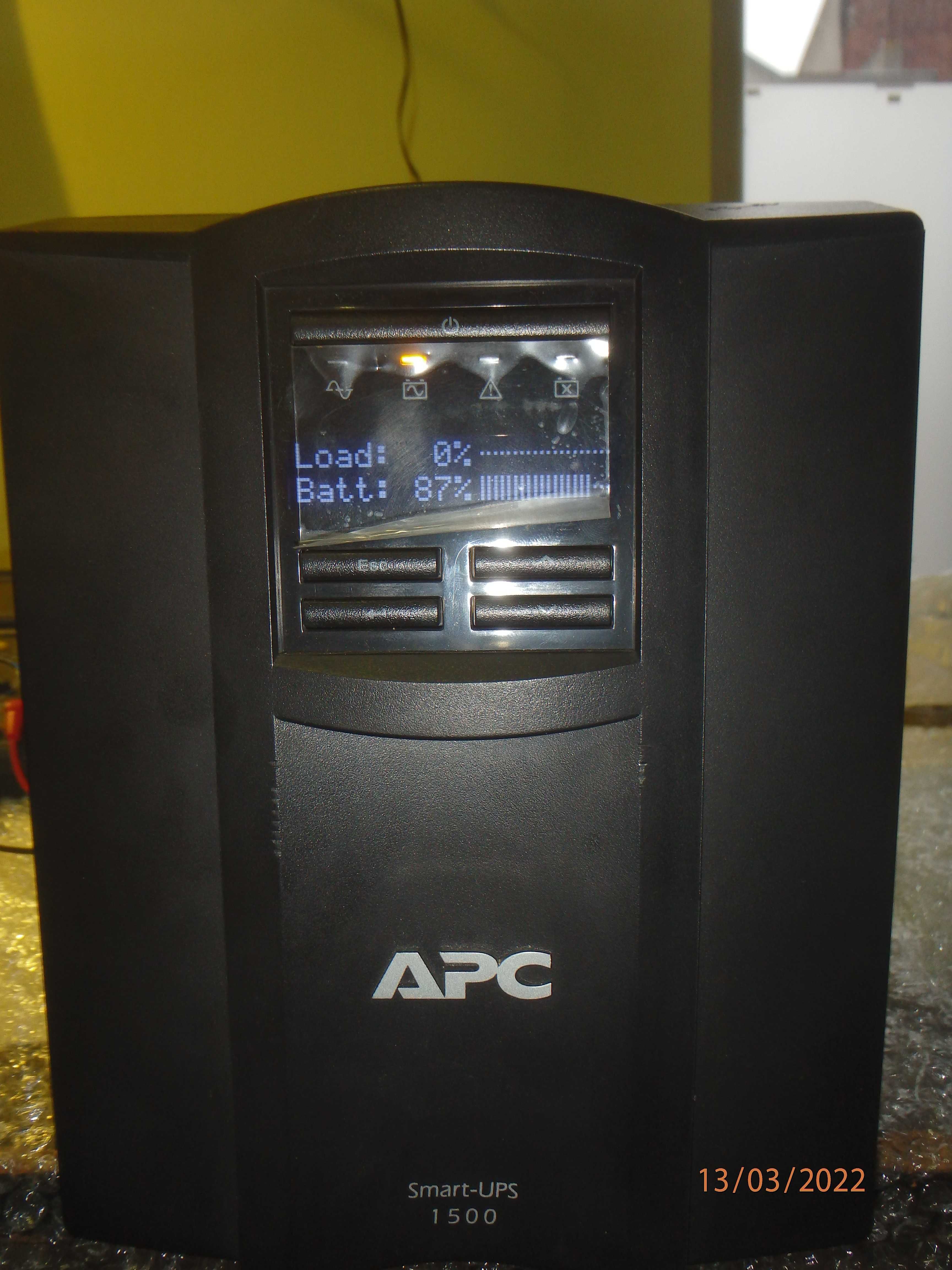 APC Smart-UPS SMT, 1500VA/1000W