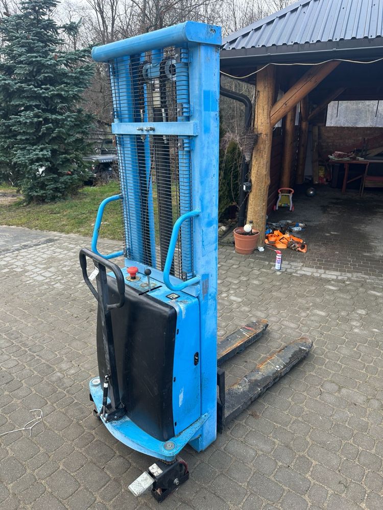 Sztaplarka pół elektryczna paleciak