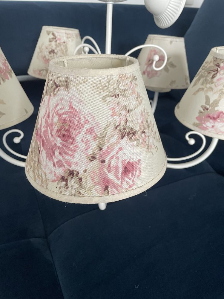 Piękny, stylowy żyrandol, lampa, okazja prowansalski styl