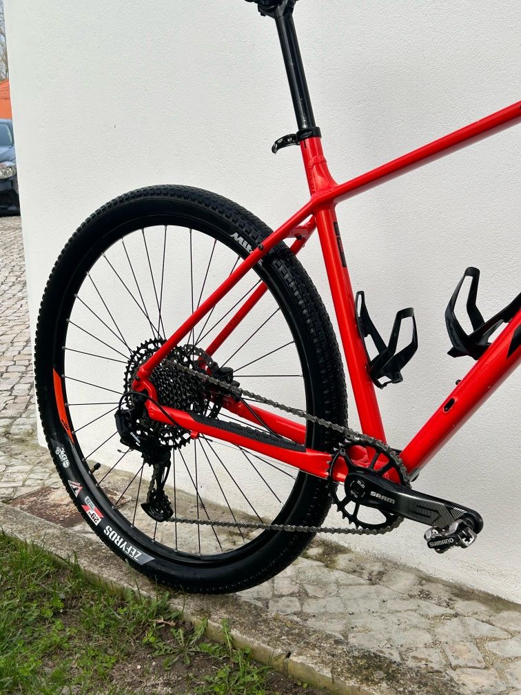 BTT - Bicicleta KTM Ultra 2024 - Como Nova, Excelente estado- Tamanho