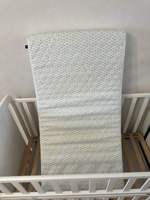 Дитяче ліжко (ліжечко) з матрацом та комплектом постілі