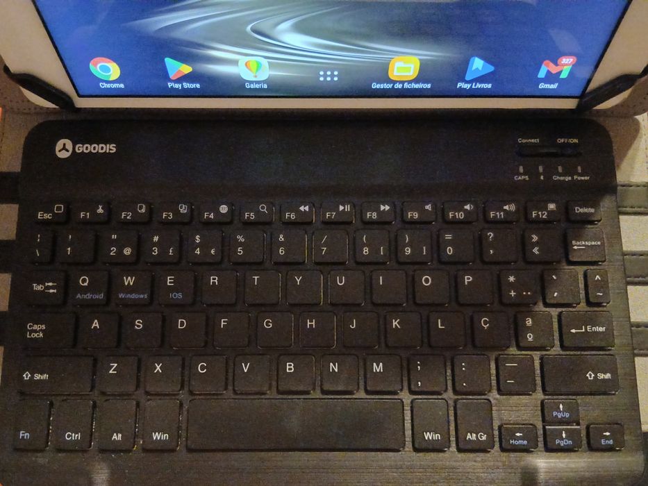 Tablet Samsung - com carregador, capa e teclado incluídos