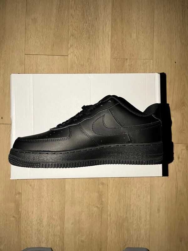 Czarny|Sportowe-Damskie Nike AirForce 1 UnisexTrampki 36