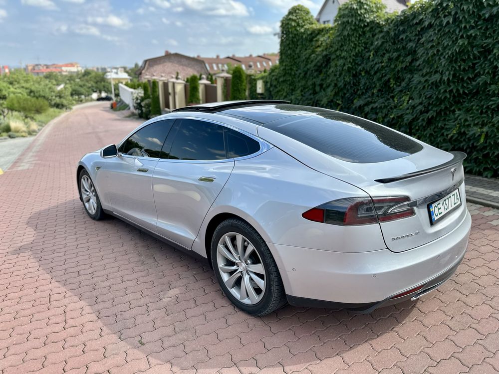 Tesla Model S 2015р Dual Motor 85kw