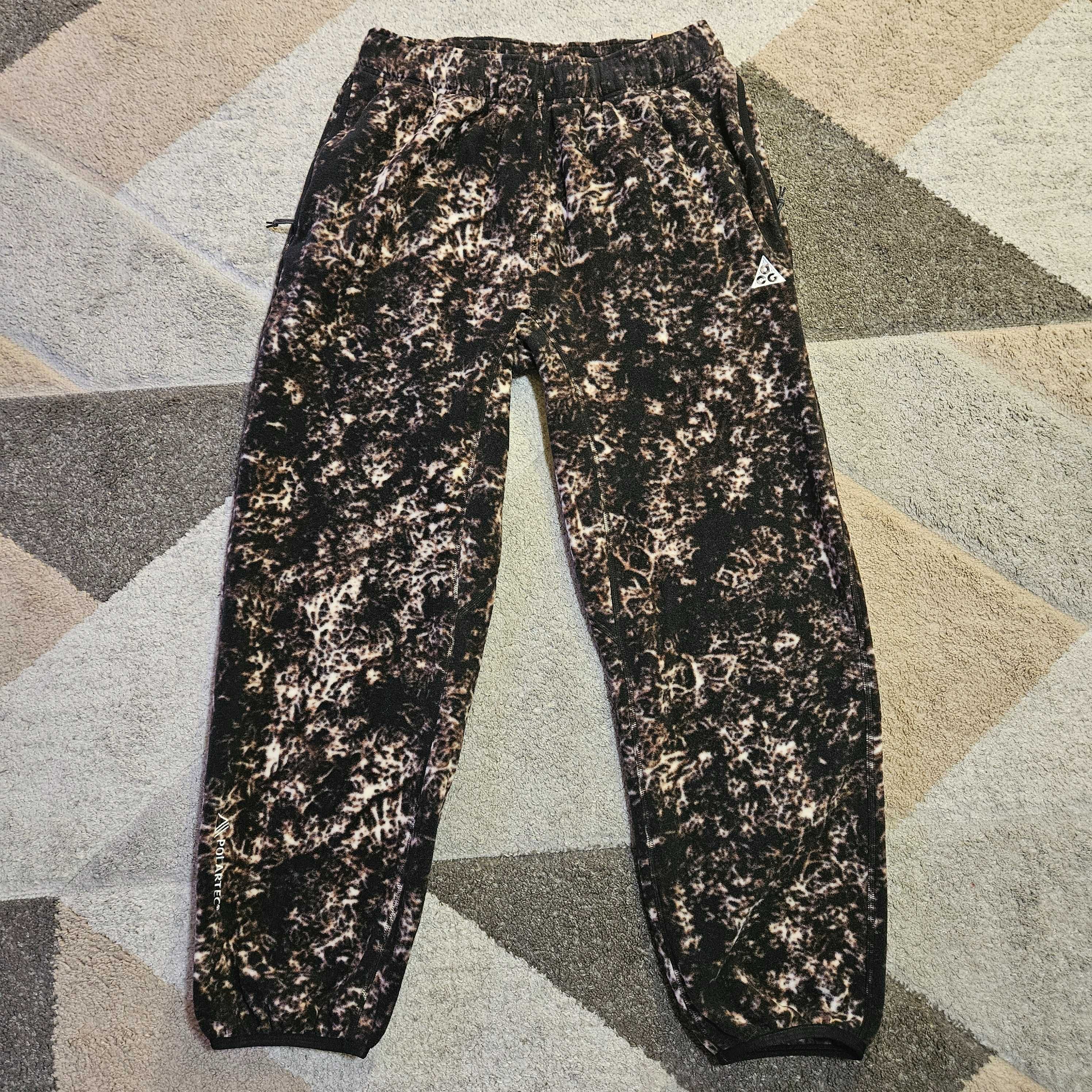 Nike ACG Therma -Fit Wolf Tree Print Fleece Pants