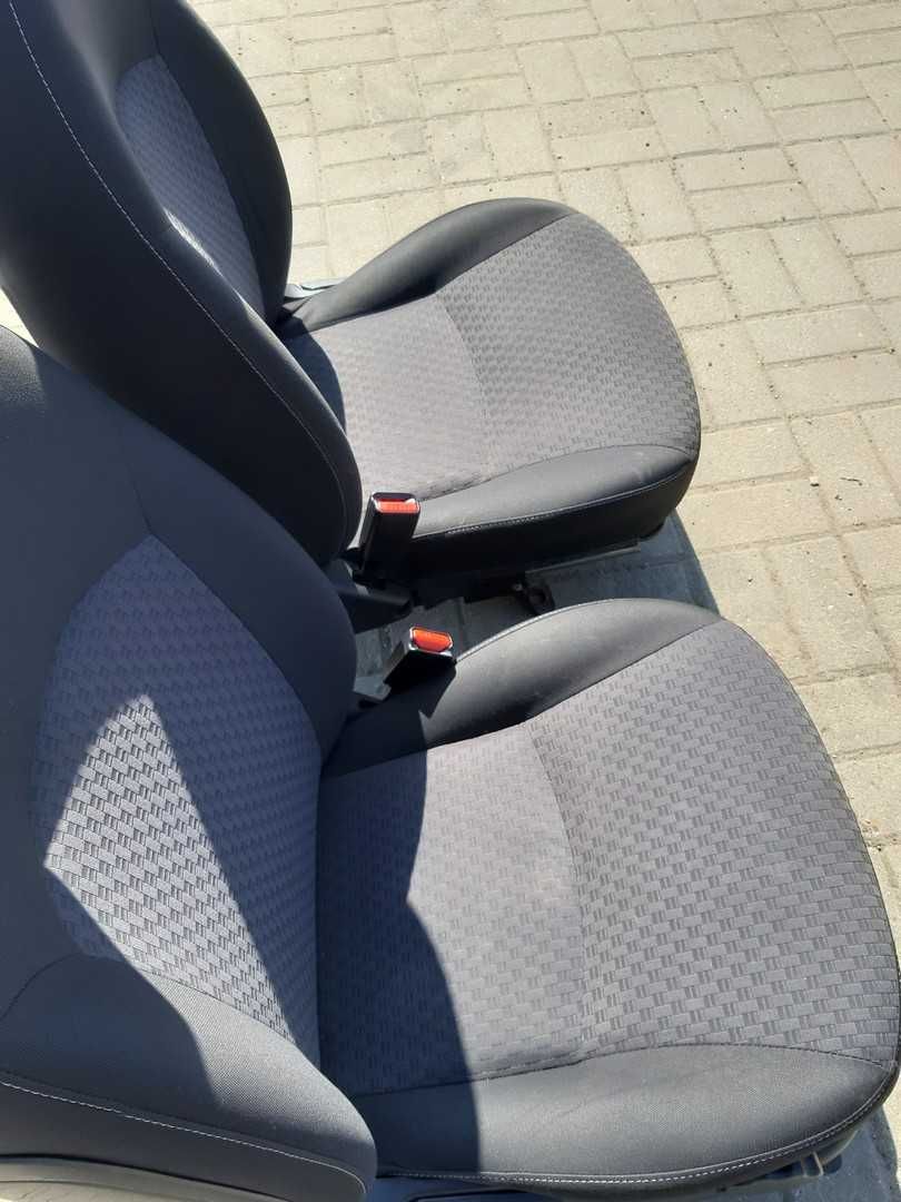 Mitsubishi Space Star 2 fotele komplet foteli przednie podgrzewane