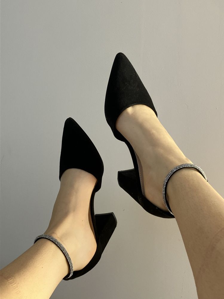 Buty na slupku 39