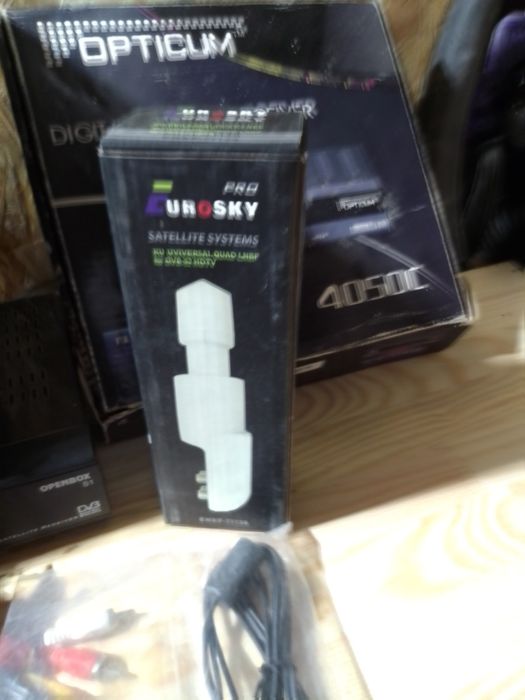 Продам 4 тюнера, рабочие, на трёх нету пультов, на четвёртом есть.