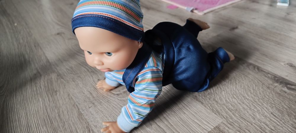 Sprzedam lalkę chłopca raczkuje gaworzy dzień dziecka