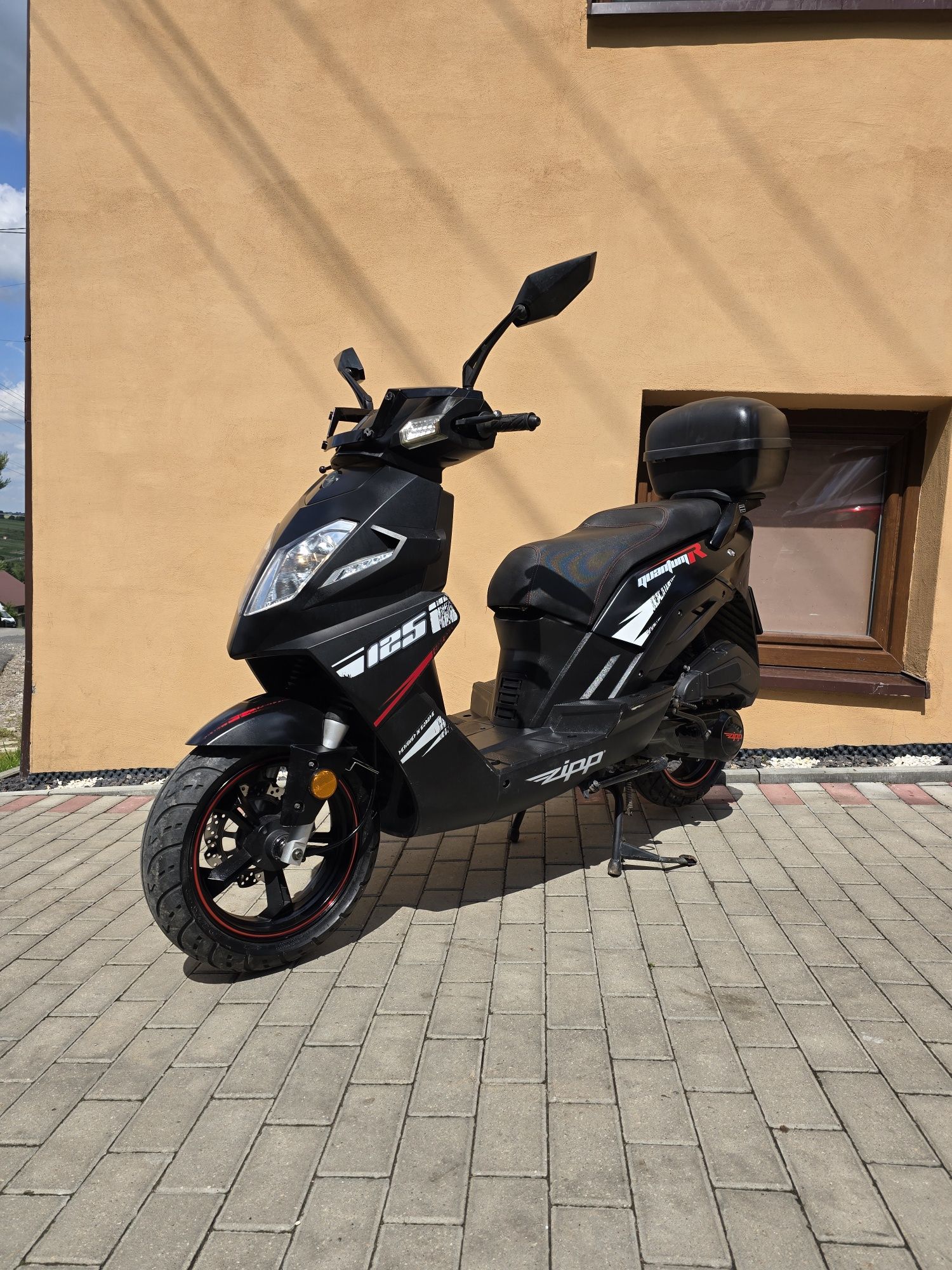 Skuter zipp quantum R piękny stan mały nowy przegląd przebieg + kask