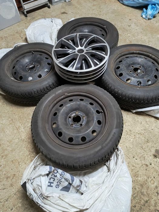 Koła zimowe 225/60 r 17 Sportage Tucson z tpms plus kołpaki
