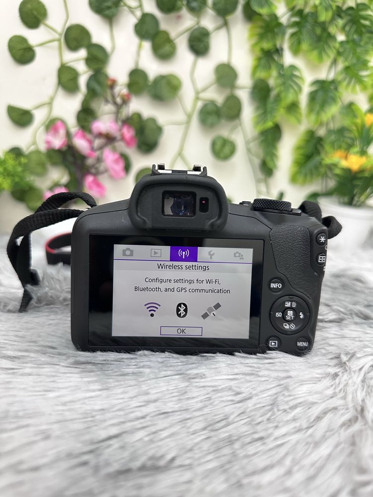 Canon Eos R100 WiFi/4k video com lente 18-45mm e bolsa
