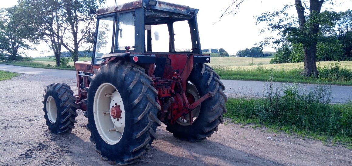International 1046 Turbo 4WD