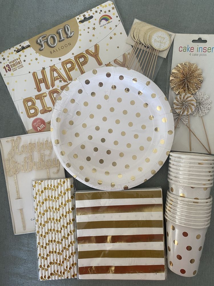 Diversos kits de festa (dourado, preto&branco, iridescente, craft, etc