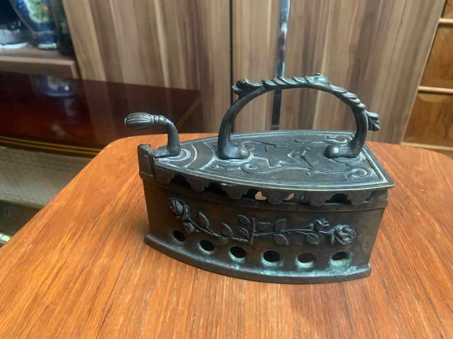 stare żelazko węglowe