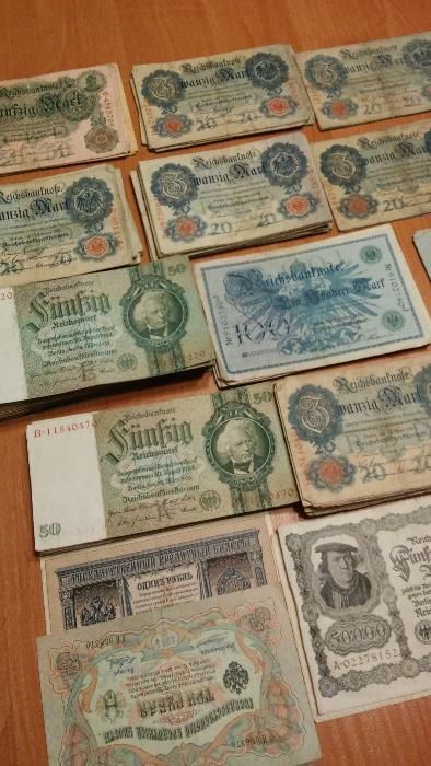 Banknoty. 380 sztuk. Marki niemieckie Ruble rosyjskie i inne