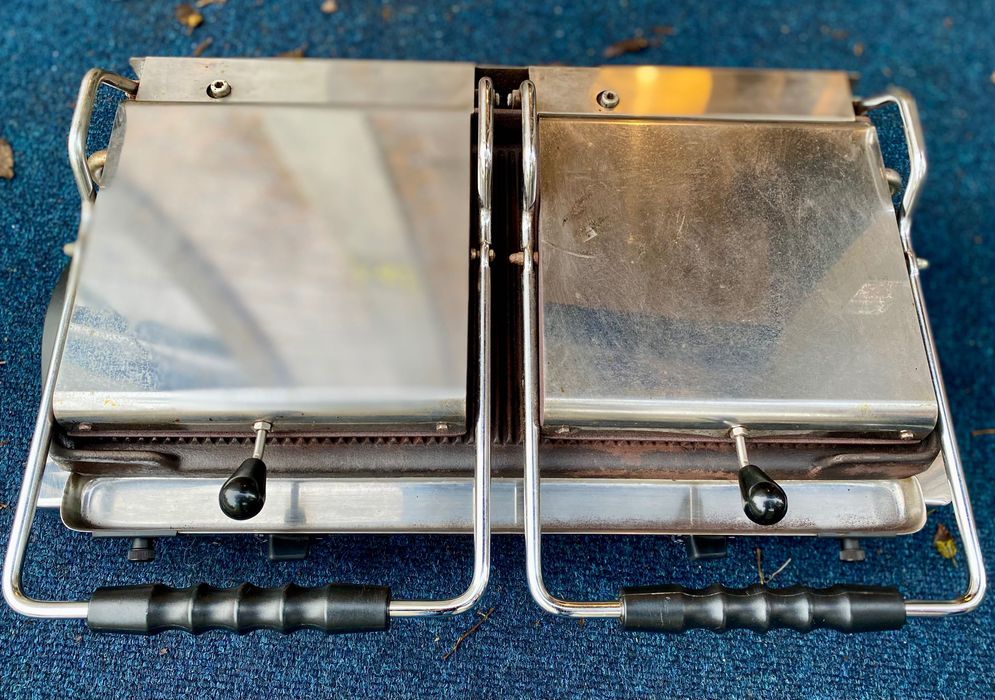 Grelhador Tostadeira Duplo de Contato Canelado. FIAMMA GR 8.2