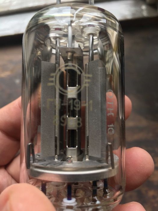 Продам УФ лампы новые и б.у. радиолампы  ГУ-19, и др. генераторные.