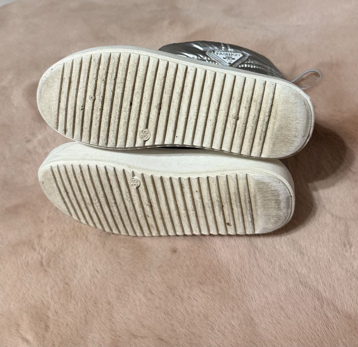 Srebrne metaliczne śniegowce rozmiar 36